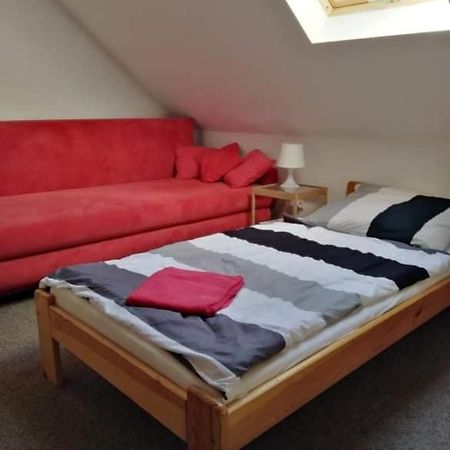 Bakin bar Hotel Trebic Bagian luar foto