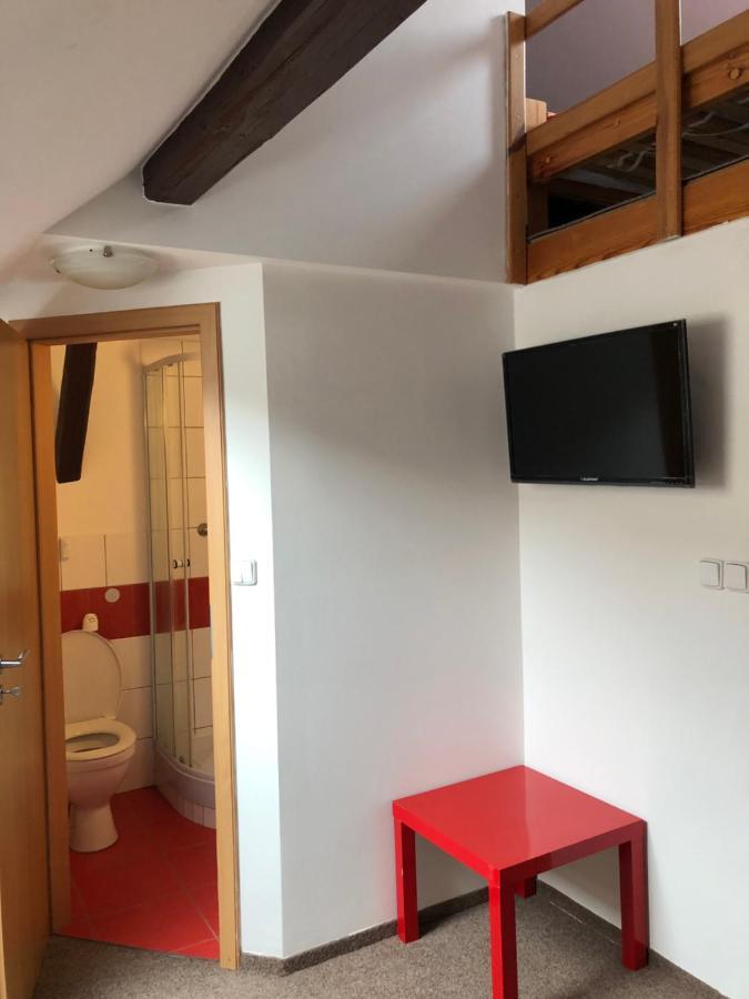 Bakin bar Hotel Trebic Bagian luar foto