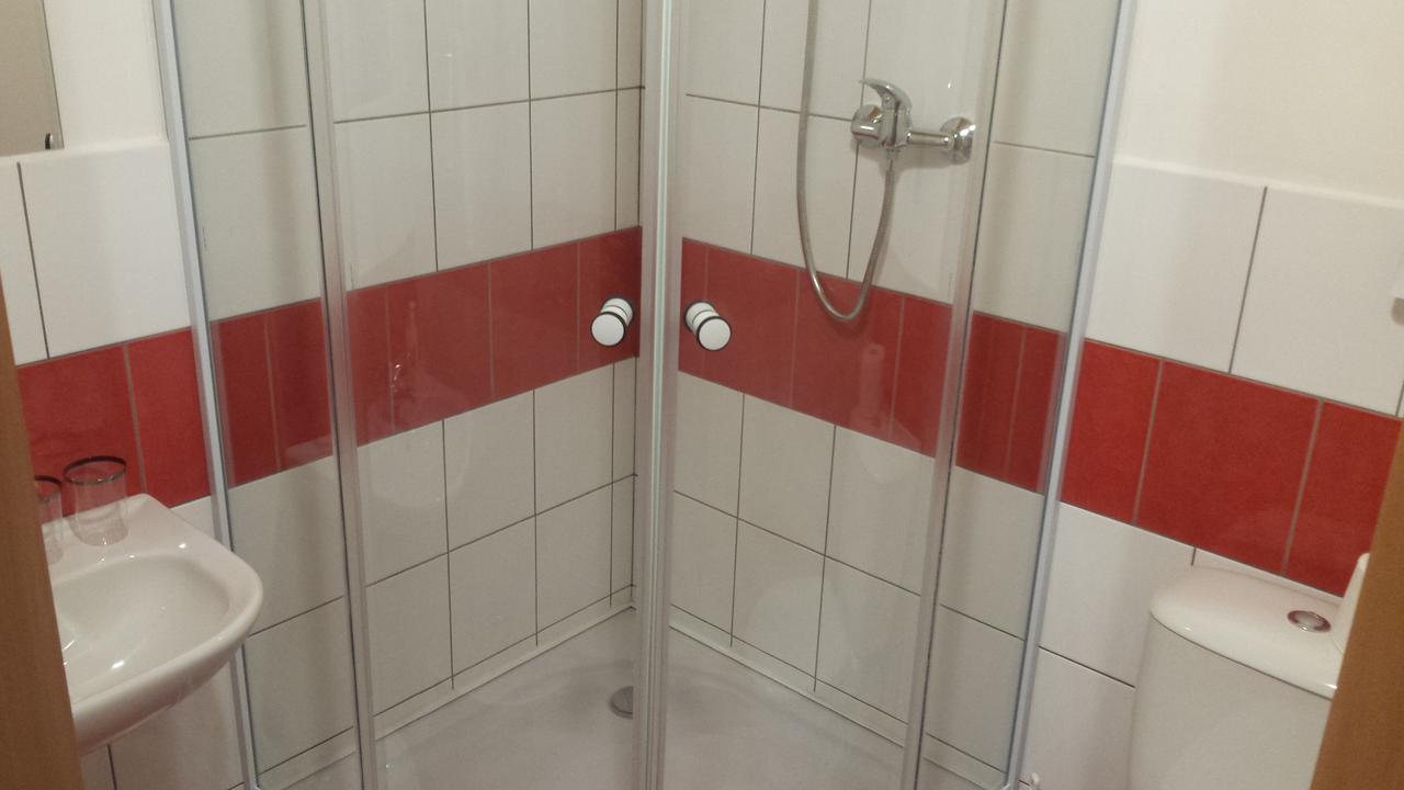 Bakin bar Hotel Trebic Bagian luar foto