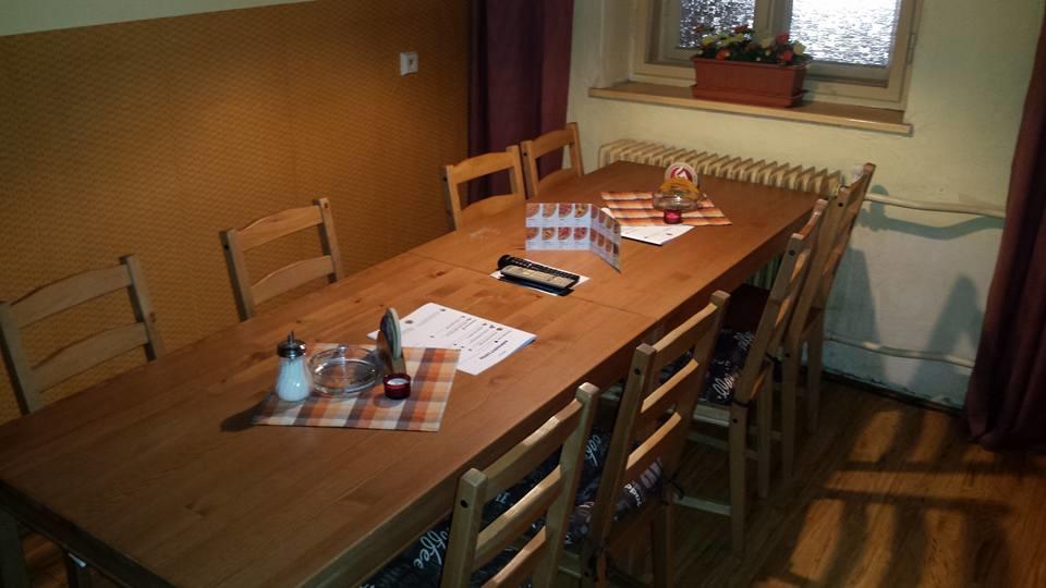 Bakin bar Hotel Trebic Bagian luar foto