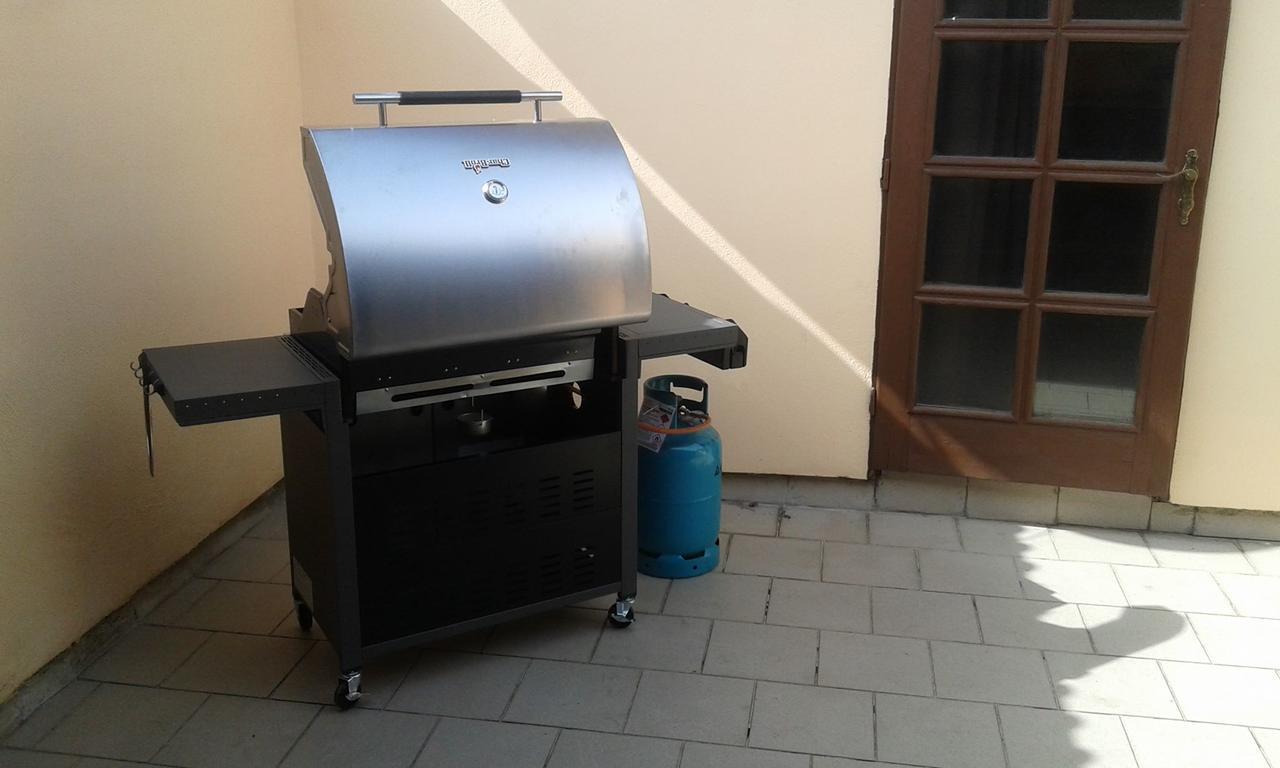 Bakin bar Hotel Trebic Bagian luar foto