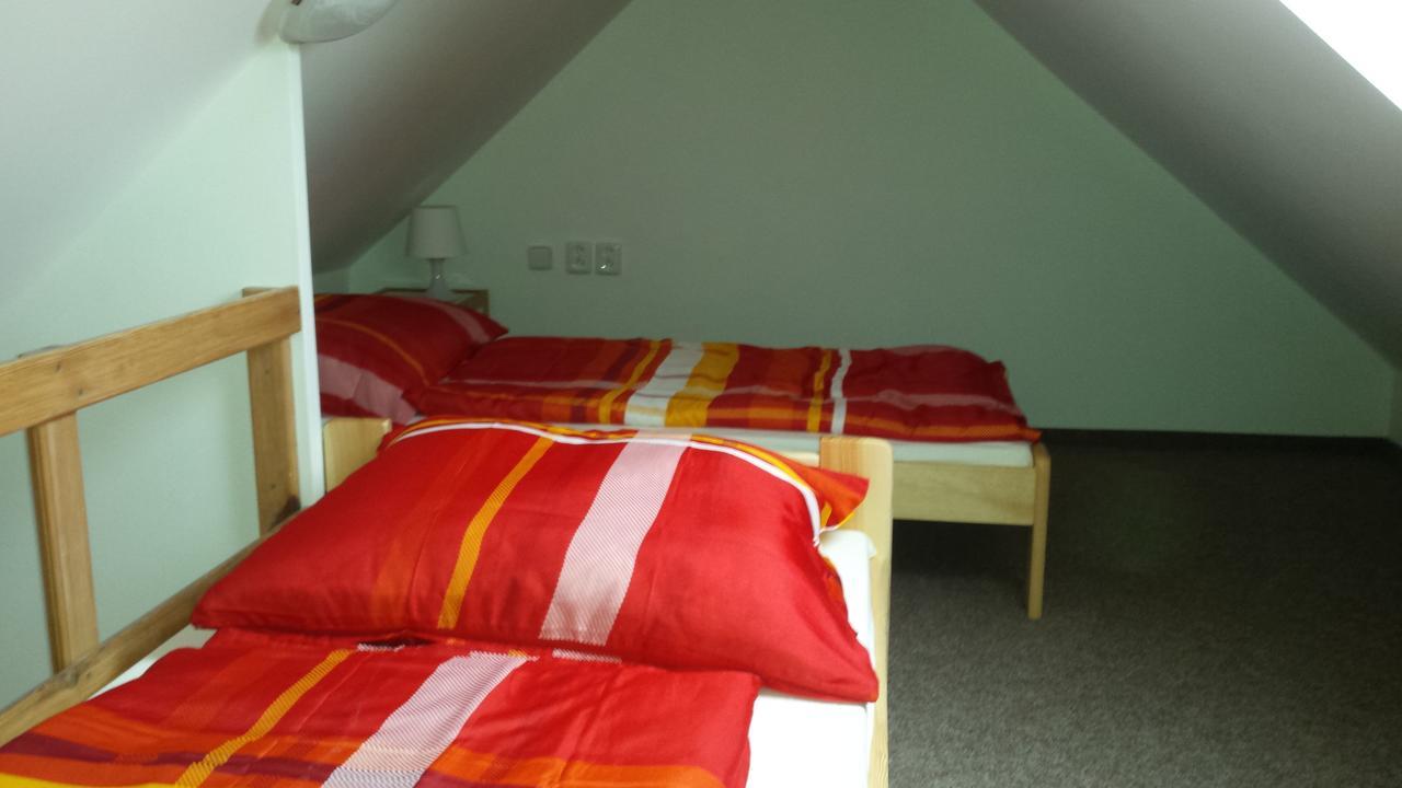 Bakin bar Hotel Trebic Bagian luar foto
