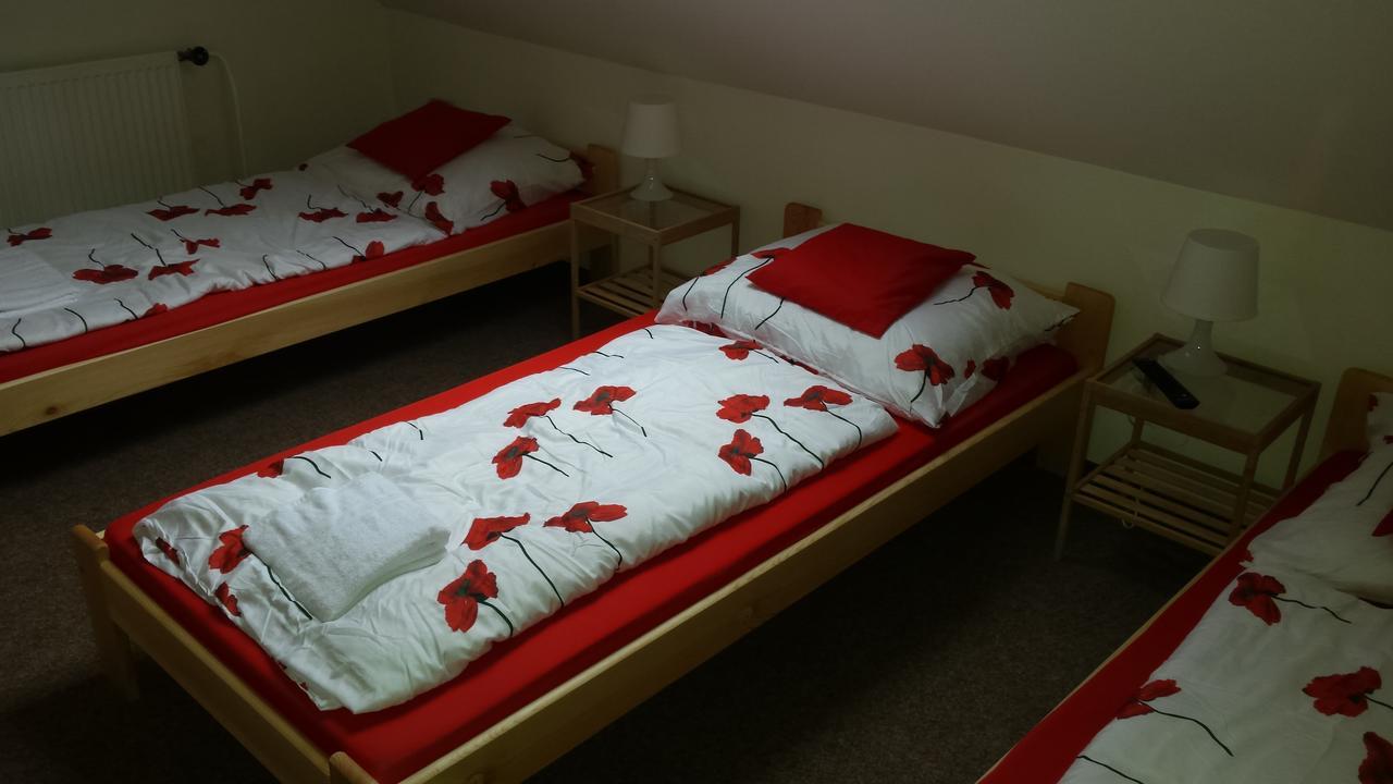 Bakin bar Hotel Trebic Bagian luar foto